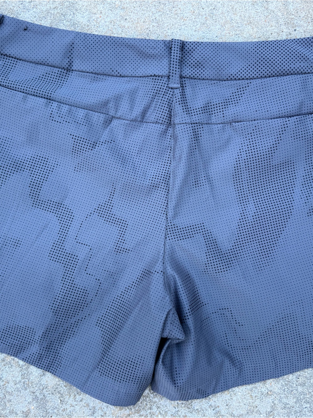 Nike Women's Dri Fit Golf shorts Dark grey with black dots
Size:12